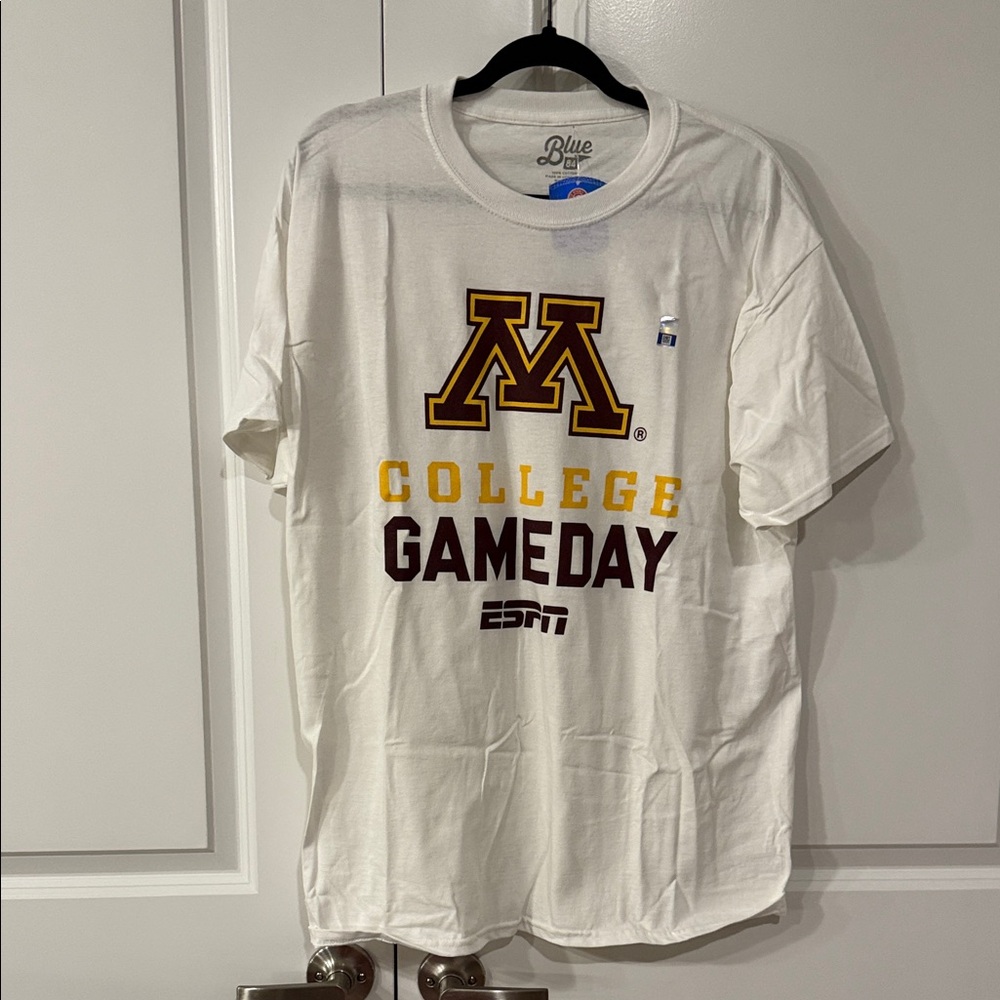 NWT UMN ESPN Blue 84 White College Gameday T-Shirt size L